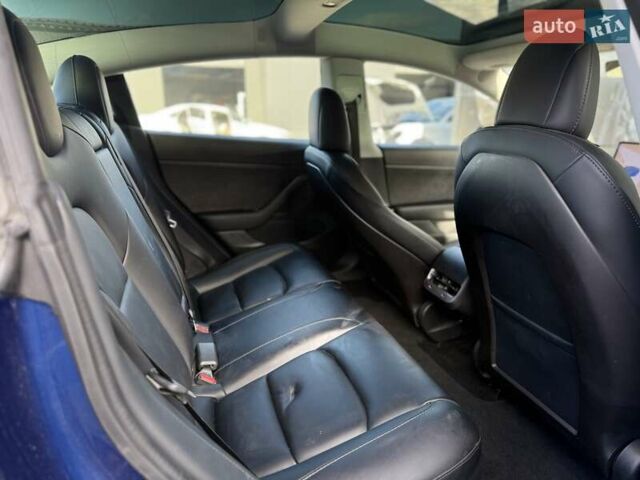 Синий Тесла Модель 3, объемом двигателя 0 л и пробегом 55 тыс. км за 13900 $, фото 18 на Automoto.ua