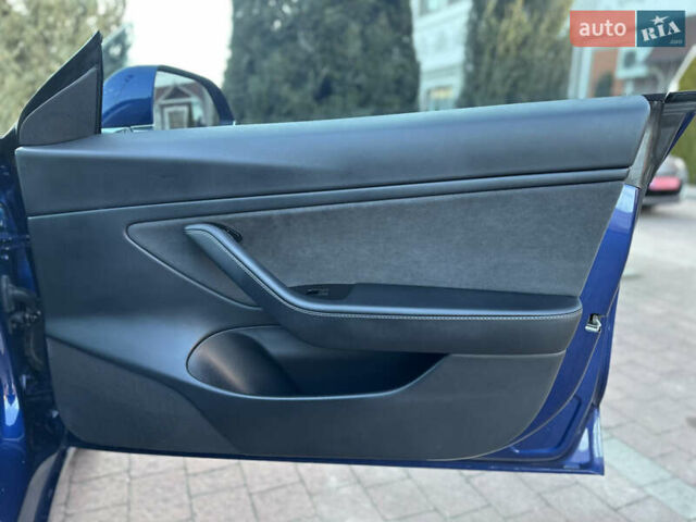 Синий Тесла Модель 3, объемом двигателя 0 л и пробегом 71 тыс. км за 17500 $, фото 75 на Automoto.ua