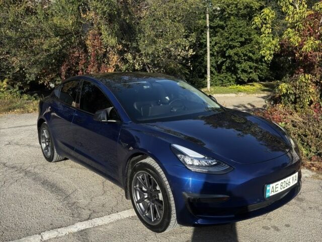 Тесла Модель 3 2020 у Кам'янське (Дніпродзержинськ) на Automoto.ua Синій Тесла Модель 3, об'ємом двигуна 0 л та пробігом 82 тис. км за 20000 $, фото 1 на Automoto.ua