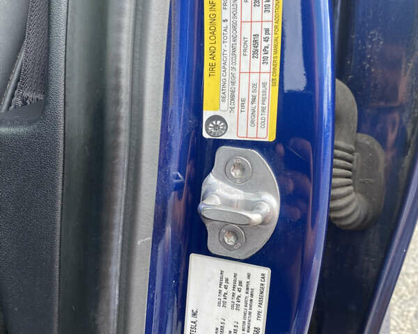 Синий Тесла Модель 3, объемом двигателя 0 л и пробегом 50 тыс. км за 17200 $, фото 8 на Automoto.ua