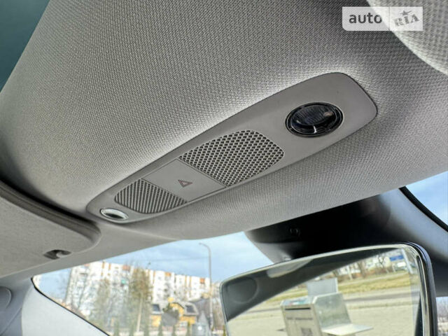 Синій Тесла Модель 3, об'ємом двигуна 0 л та пробігом 81 тис. км за 16800 $, фото 53 на Automoto.ua