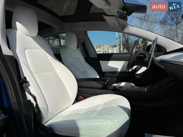 Синий Тесла Модель 3, объемом двигателя 0 л и пробегом 75 тыс. км за 18990 $, фото 18 на Automoto.ua