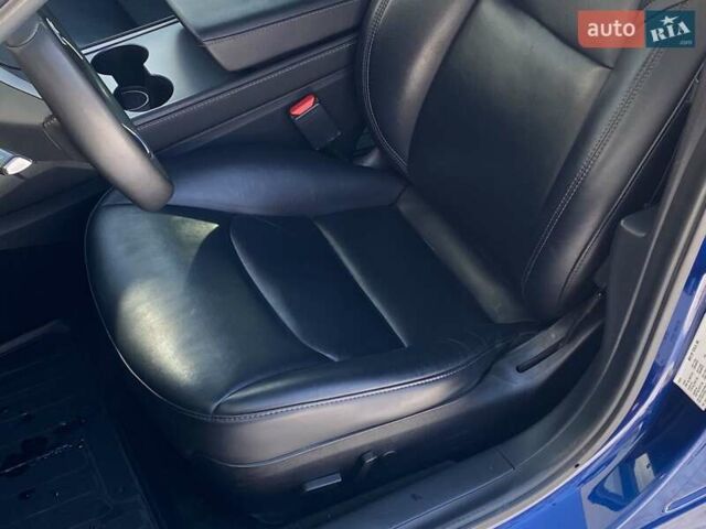 Синій Тесла Модель 3, об'ємом двигуна 0 л та пробігом 151 тис. км за 16999 $, фото 12 на Automoto.ua