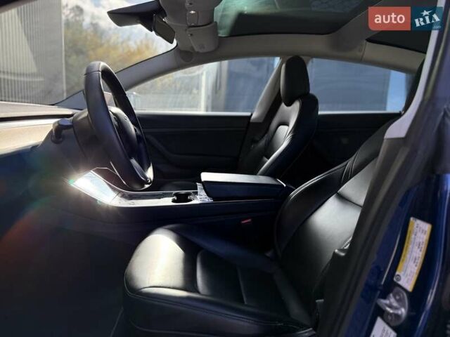 Синий Тесла Модель 3, объемом двигателя 0 л и пробегом 55 тыс. км за 13900 $, фото 32 на Automoto.ua