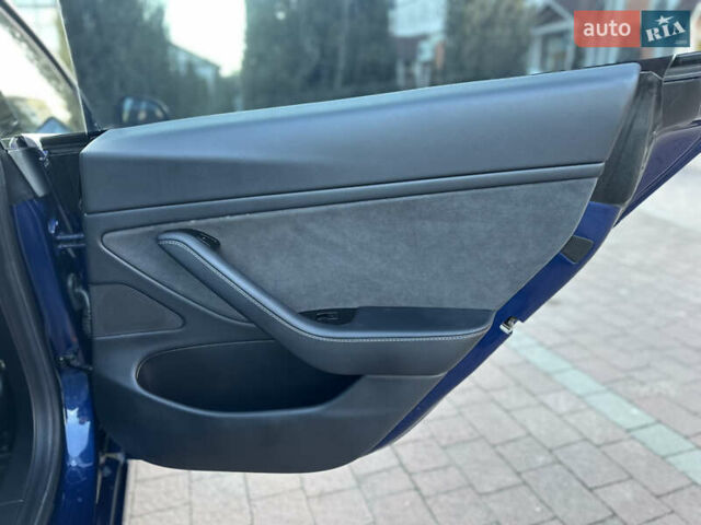 Синий Тесла Модель 3, объемом двигателя 0 л и пробегом 71 тыс. км за 17500 $, фото 83 на Automoto.ua