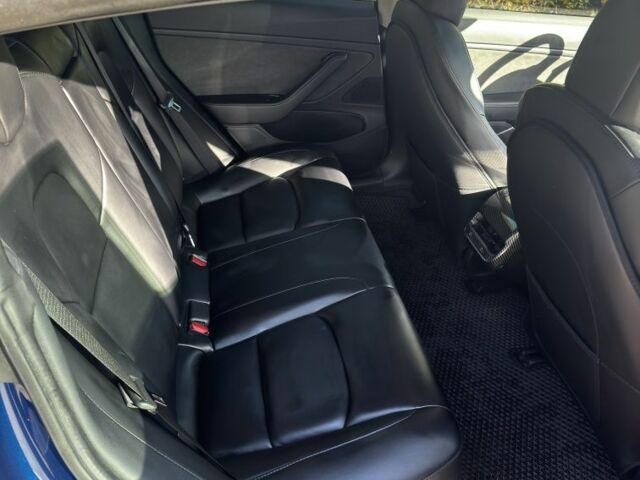 Тесла Модель 3 2020 у Кам'янське (Дніпродзержинськ) на Automoto.ua Синій Тесла Модель 3, об'ємом двигуна 0 л та пробігом 82 тис. км за 20000 $, фото 12 на Automoto.ua