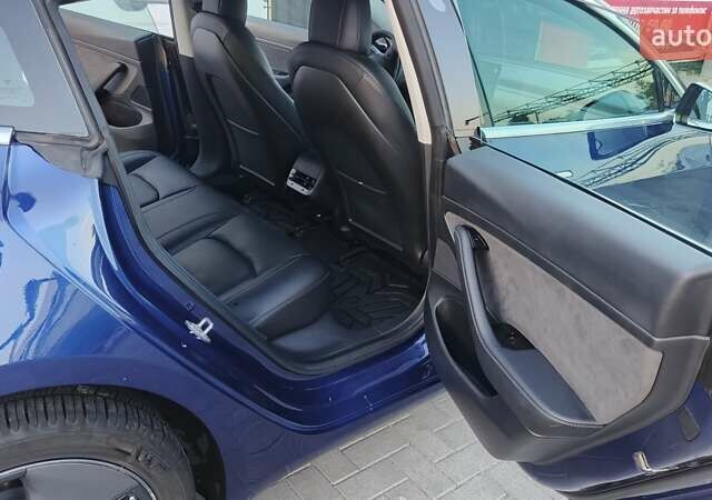 Синий Тесла Модель 3, объемом двигателя 0 л и пробегом 52 тыс. км за 17000 $, фото 12 на Automoto.ua