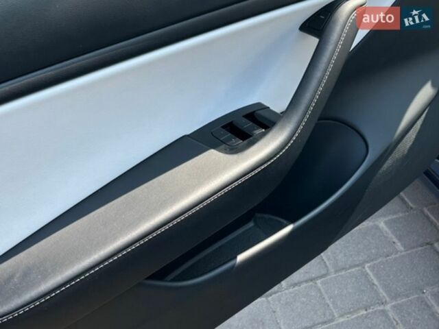 Синий Тесла Модель 3, объемом двигателя 0 л и пробегом 109 тыс. км за 18300 $, фото 18 на Automoto.ua