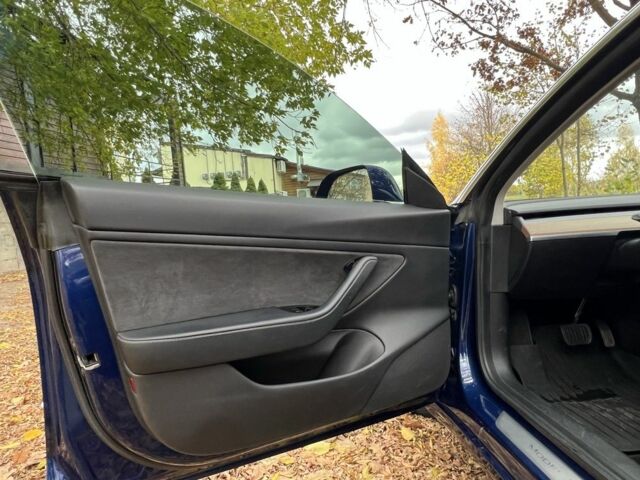 Синій Тесла Модель 3, об'ємом двигуна 0 л та пробігом 63 тис. км за 21500 $, фото 11 на Automoto.ua