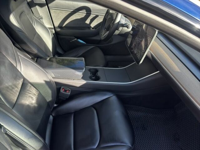 Тесла Модель 3 2020 у Кам'янське (Дніпродзержинськ) на Automoto.ua Синій Тесла Модель 3, об'ємом двигуна 0 л та пробігом 82 тис. км за 20000 $, фото 10 на Automoto.ua