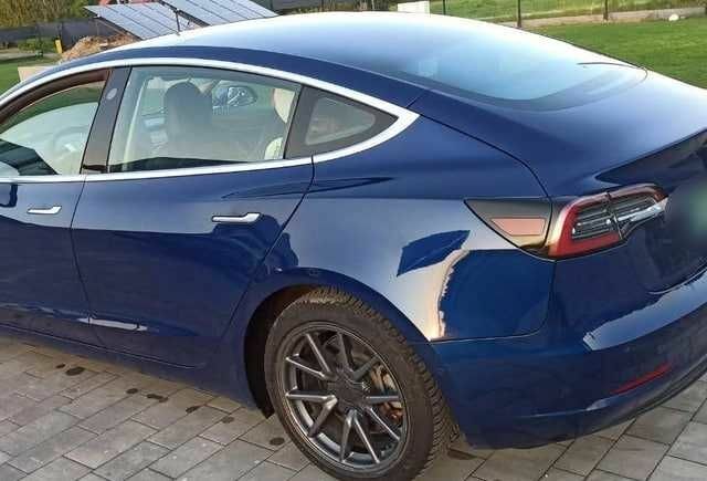 Синій Тесла Модель 3, об'ємом двигуна 0 л та пробігом 127 тис. км за 11003 $, фото 3 на Automoto.ua