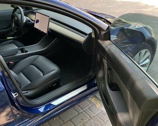 Синий Тесла Модель 3, объемом двигателя 0 л и пробегом 46 тыс. км за 18400 $, фото 7 на Automoto.ua