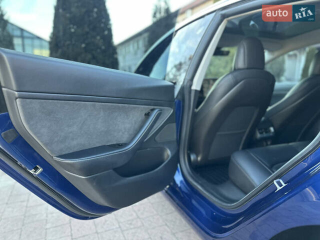 Синий Тесла Модель 3, объемом двигателя 0 л и пробегом 71 тыс. км за 17500 $, фото 89 на Automoto.ua