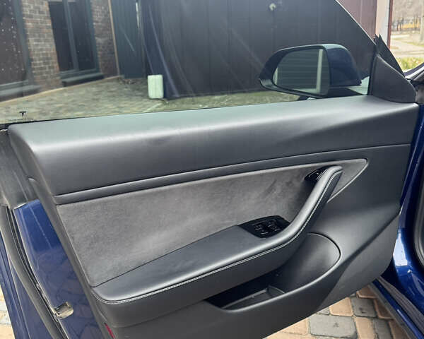 Синий Тесла Модель 3, объемом двигателя 0 л и пробегом 60 тыс. км за 21500 $, фото 9 на Automoto.ua