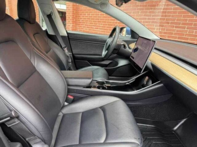 Синий Тесла Модель 3, объемом двигателя 0 л и пробегом 56 тыс. км за 13000 $, фото 14 на Automoto.ua