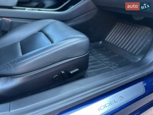 Синий Тесла Модель 3, объемом двигателя 0 л и пробегом 71 тыс. км за 17500 $, фото 79 на Automoto.ua