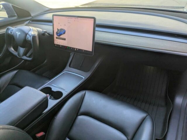 Тесла Модель 3 2021 у Києві на Automoto.ua Синій Тесла Модель 3, об'ємом двигуна 0 л та пробігом 28 тис. км за 8900 $, фото 8 на Automoto.ua