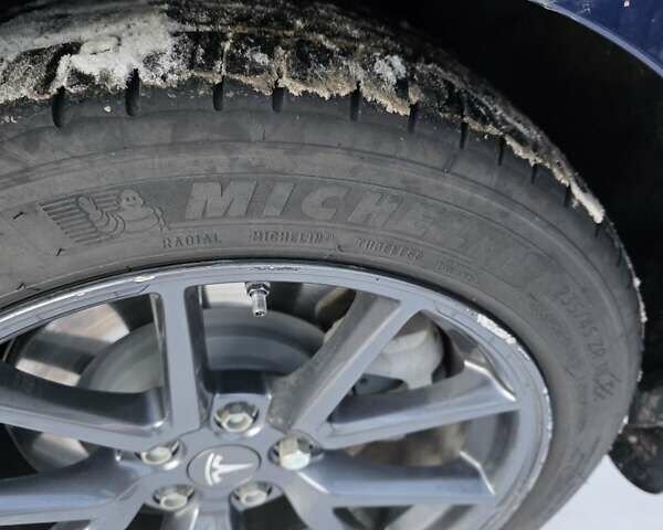Синий Тесла Модель 3, объемом двигателя 0 л и пробегом 128 тыс. км за 21100 $, фото 5 на Automoto.ua