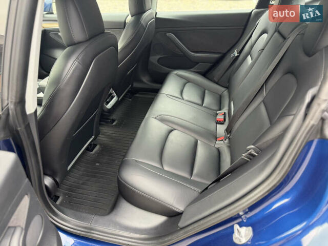 Синій Тесла Модель 3, об'ємом двигуна 0 л та пробігом 142 тис. км за 19999 $, фото 12 на Automoto.ua