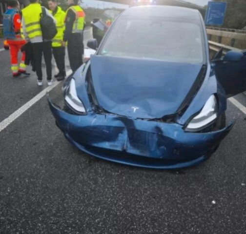 Синій Тесла Модель 3, об'ємом двигуна 0 л та пробігом 140 тис. км за 22166 $, фото 1 на Automoto.ua