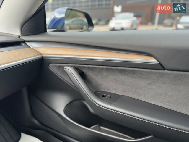 Синій Тесла Модель 3, об'ємом двигуна 0 л та пробігом 142 тис. км за 19999 $, фото 25 на Automoto.ua