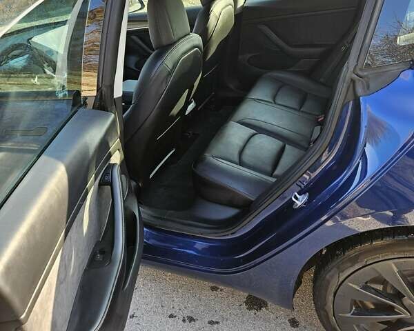 Синий Тесла Модель 3, объемом двигателя 0 л и пробегом 22 тыс. км за 20000 $, фото 4 на Automoto.ua