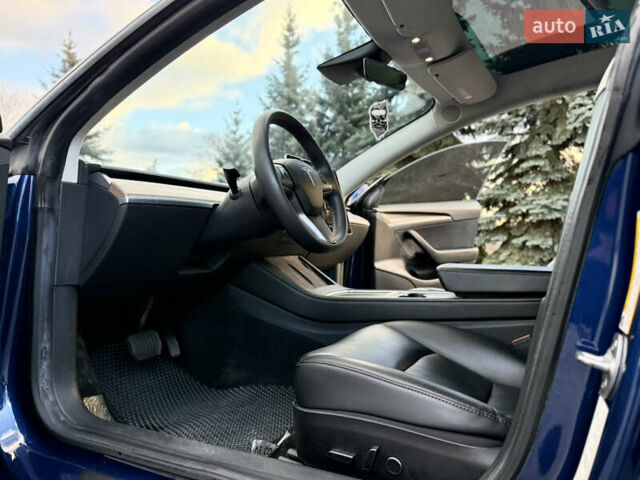 Синій Тесла Модель 3, об'ємом двигуна 0 л та пробігом 76 тис. км за 17999 $, фото 13 на Automoto.ua