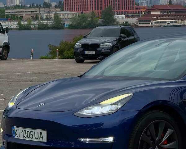 Тесла Модель 3 2021 в Киеве на Automoto.ua Синий Тесла Модель 3, объемом двигателя 0 л и пробегом 62 тыс. км за 22400 $, фото 1 на Automoto.ua