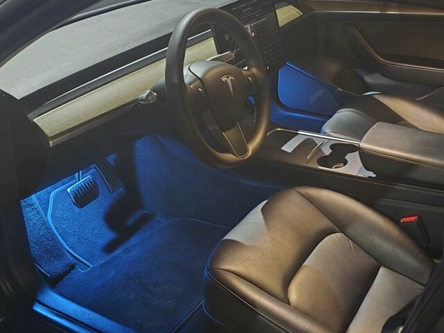 Синій Тесла Модель 3, об'ємом двигуна 0 л та пробігом 68 тис. км за 22500 $, фото 7 на Automoto.ua