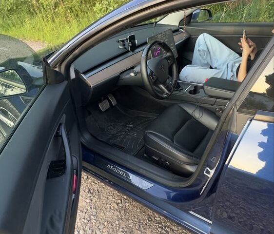 Синій Тесла Модель 3, об'ємом двигуна 0 л та пробігом 222 тис. км за 14300 $, фото 6 на Automoto.ua