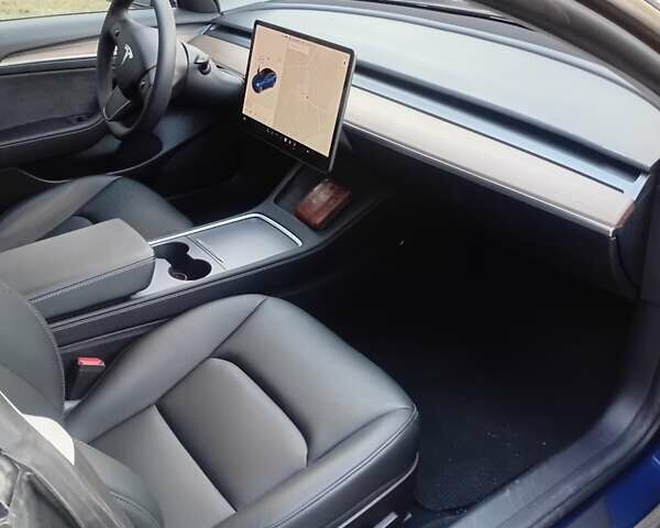 Тесла Модель 3 2021 в Ирпене на Automoto.ua Синий Тесла Модель 3, объемом двигателя 0 л и пробегом 21 тыс. км за 18500 $, фото 2 на Automoto.ua