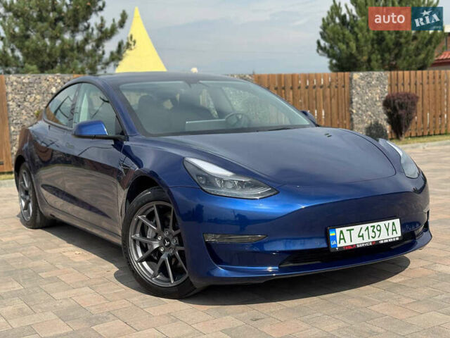 Синій Тесла Модель 3, об'ємом двигуна 0 л та пробігом 32 тис. км за 21999 $, фото 2 на Automoto.ua