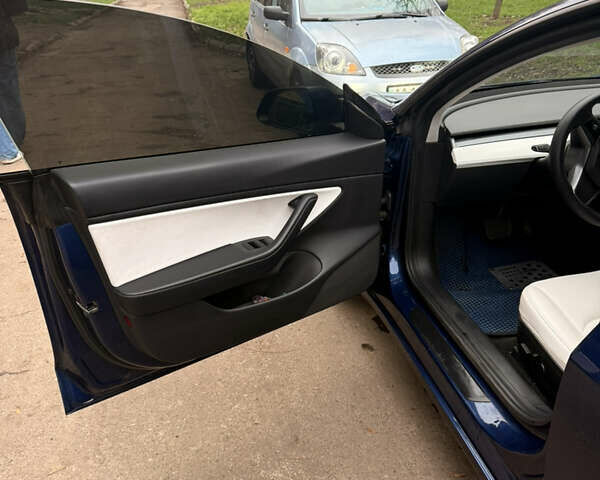 Синий Тесла Модель 3, объемом двигателя 0 л и пробегом 83 тыс. км за 19000 $, фото 15 на Automoto.ua