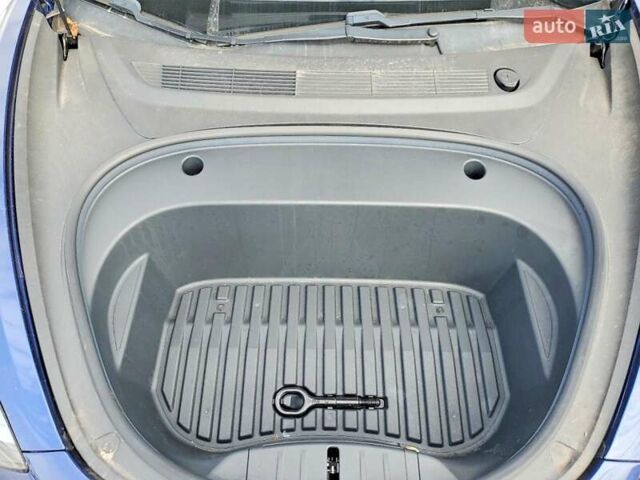 Синий Тесла Модель 3, объемом двигателя 0 л и пробегом 35 тыс. км за 5100 $, фото 10 на Automoto.ua