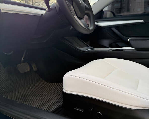 Синий Тесла Модель 3, объемом двигателя 0 л и пробегом 65 тыс. км за 21100 $, фото 22 на Automoto.ua