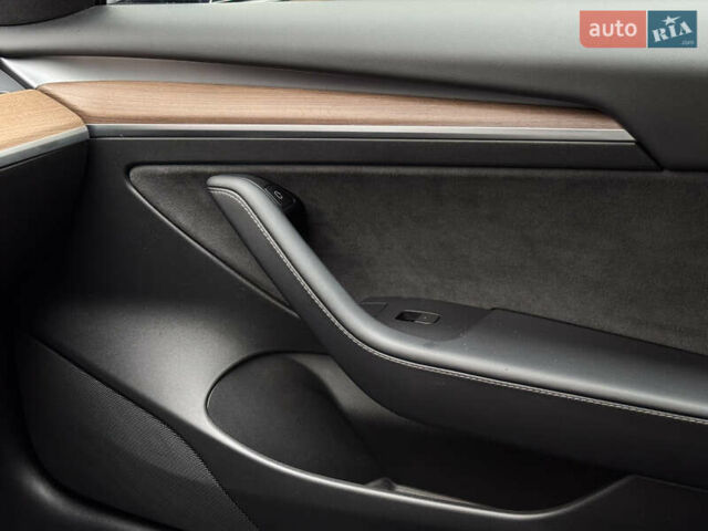 Синий Тесла Модель 3, объемом двигателя 0 л и пробегом 37 тыс. км за 22000 $, фото 22 на Automoto.ua