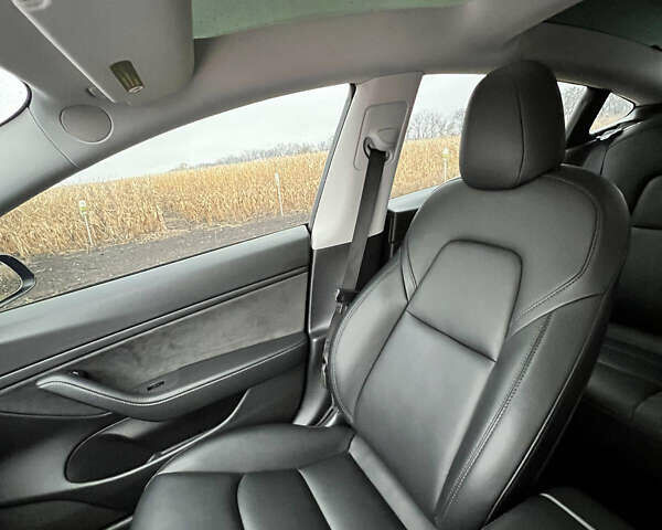 Синій Тесла Модель 3, об'ємом двигуна 0 л та пробігом 106 тис. км за 22000 $, фото 15 на Automoto.ua