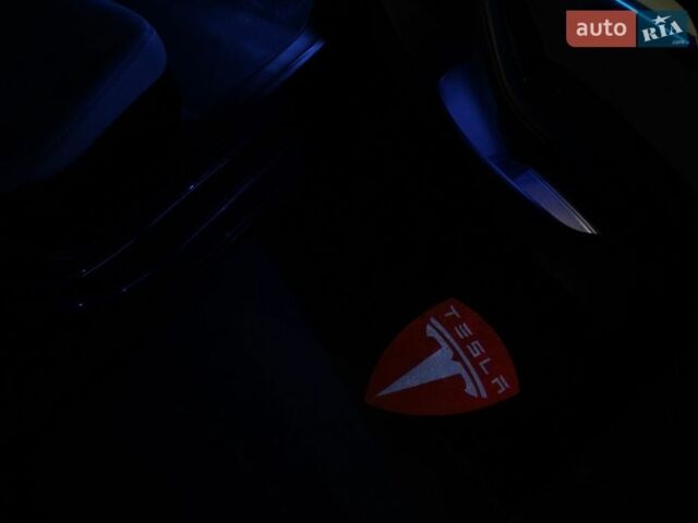 Синий Тесла Модель 3, объемом двигателя 0 л и пробегом 82 тыс. км за 20999 $, фото 27 на Automoto.ua