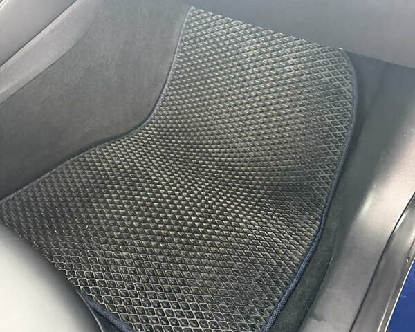 Синий Тесла Модель 3, объемом двигателя 0 л и пробегом 108 тыс. км за 17500 $, фото 13 на Automoto.ua