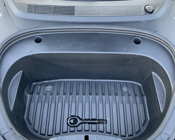 Синій Тесла Модель 3, об'ємом двигуна 0 л та пробігом 81 тис. км за 24999 $, фото 15 на Automoto.ua