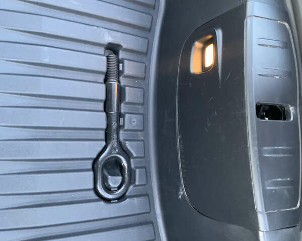 Синій Тесла Модель 3, об'ємом двигуна 0 л та пробігом 81 тис. км за 24999 $, фото 16 на Automoto.ua