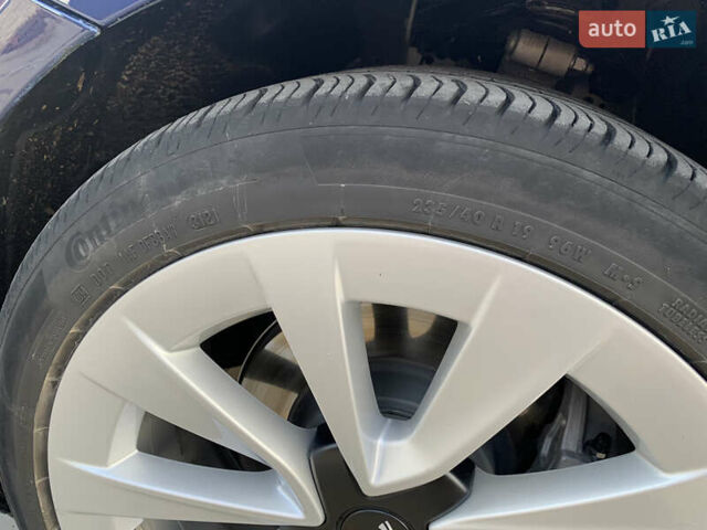 Синій Тесла Модель 3, об'ємом двигуна 0 л та пробігом 81 тис. км за 24999 $, фото 56 на Automoto.ua