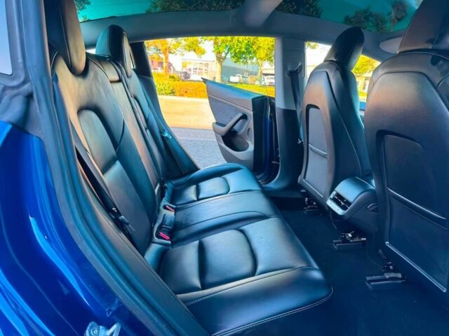 Синий Тесла Модель 3, объемом двигателя 0 л и пробегом 25 тыс. км за 6914 $, фото 9 на Automoto.ua