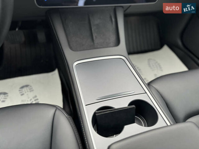 Синій Тесла Модель 3, об'ємом двигуна 0 л та пробігом 142 тис. км за 19999 $, фото 18 на Automoto.ua