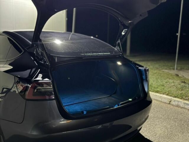 Синій Тесла Модель 3, об'ємом двигуна 0 л та пробігом 68 тис. км за 22500 $, фото 9 на Automoto.ua