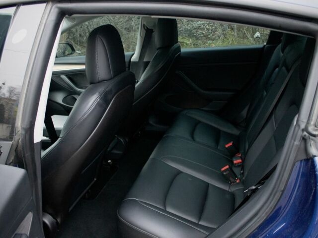 Синій Тесла Модель 3, об'ємом двигуна 0 л та пробігом 74 тис. км за 25700 $, фото 7 на Automoto.ua