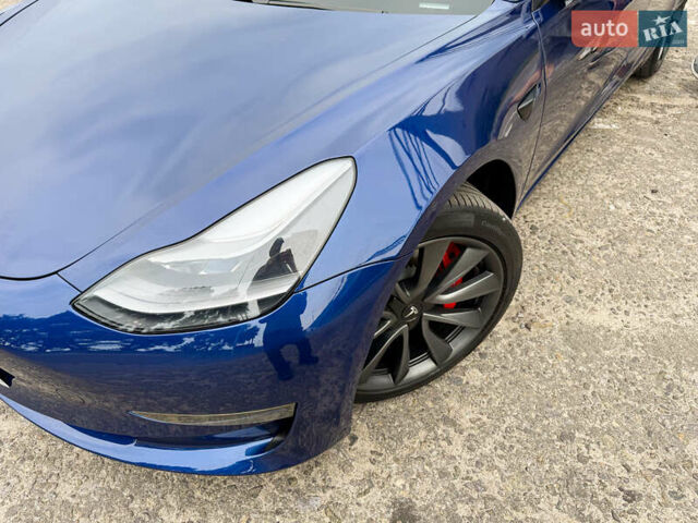 Тесла Модель 3 2021 в Киеве на Automoto.ua Синий Тесла Модель 3, объемом двигателя 0 л и пробегом 62 тыс. км за 22400 $, фото 3 на Automoto.ua
