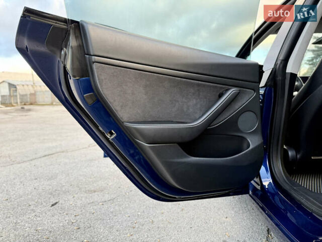 Синій Тесла Модель 3, об'ємом двигуна 0 л та пробігом 76 тис. км за 17999 $, фото 17 на Automoto.ua