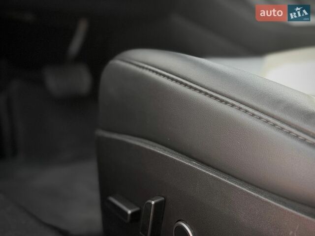 Синій Тесла Модель 3, об'ємом двигуна 0 л та пробігом 123 тис. км за 18800 $, фото 13 на Automoto.ua