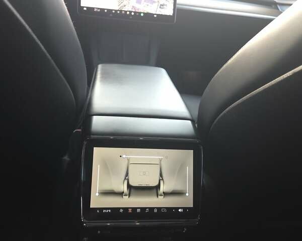 Синий Тесла Модель 3, объемом двигателя 0 л и пробегом 64 тыс. км за 24600 $, фото 13 на Automoto.ua